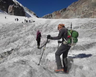 Can Beginners climb Island Peak?