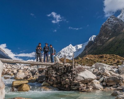 Hire Guide and Porter for Manaslu Circuit Trek