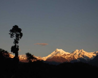 kanchenjunga base camp trek cost