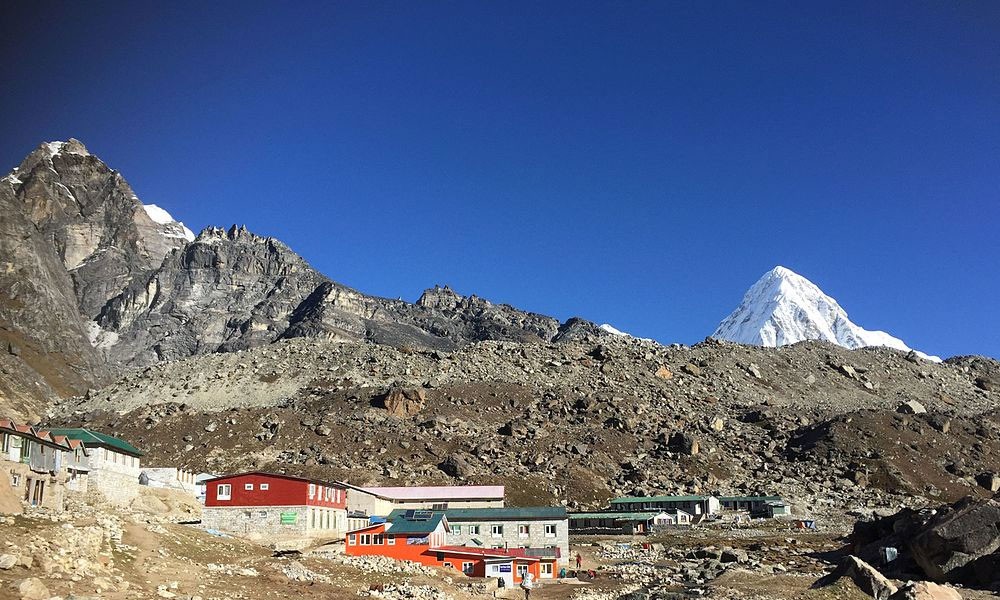 Dingboche and Lobuche Phone Reception 