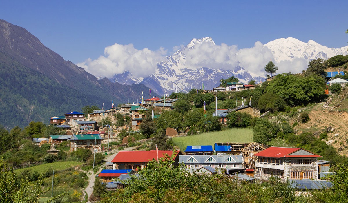 Manaslu tsum valley trek