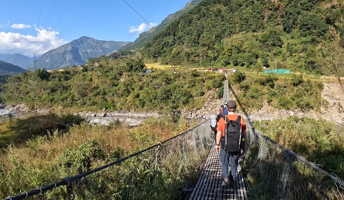 annapurna circuit trek besisahar