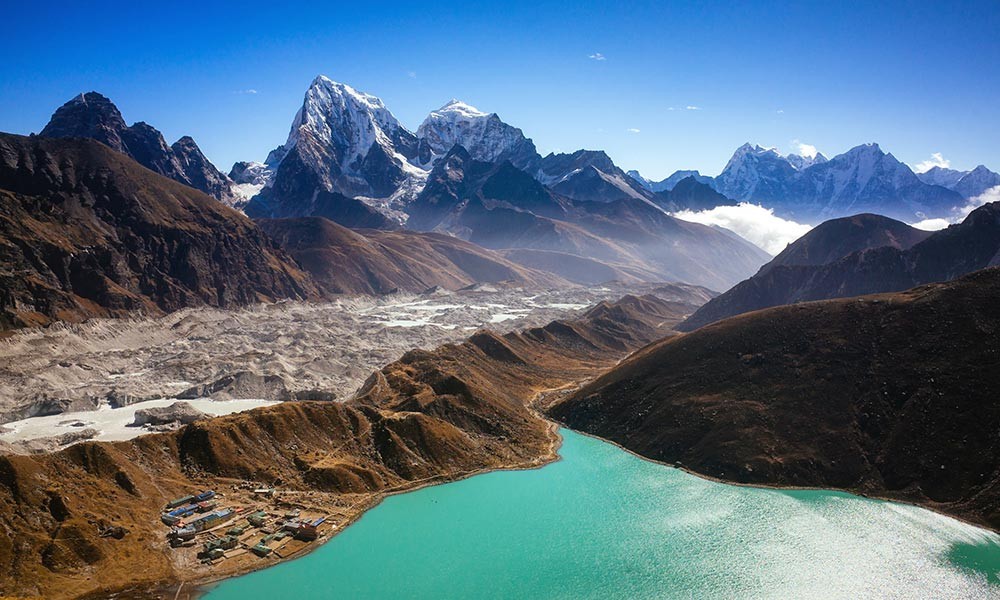 Everest Base Camp - Chola Pass - Gokyo Trek | 15 Days Trek to a Highly Adventurous Everest region