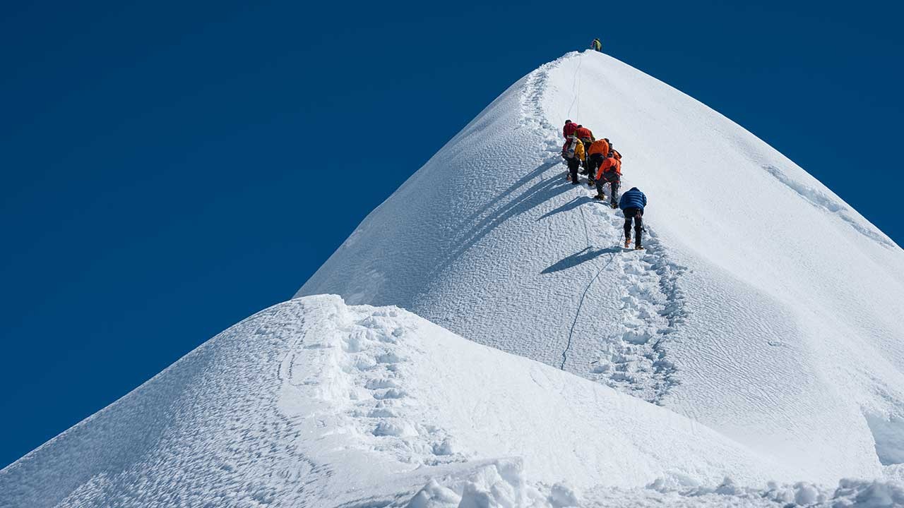 When to climb Island Peak?