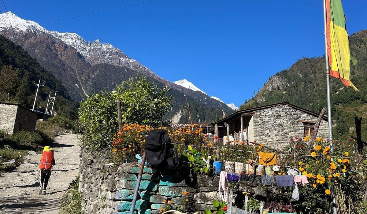 ngawal annapurna circuit trek