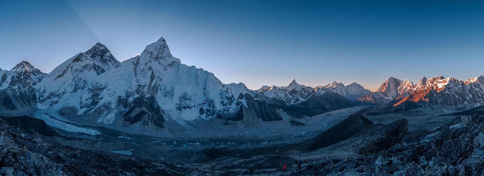 is there mobile phone reception on the everest base camp trek?