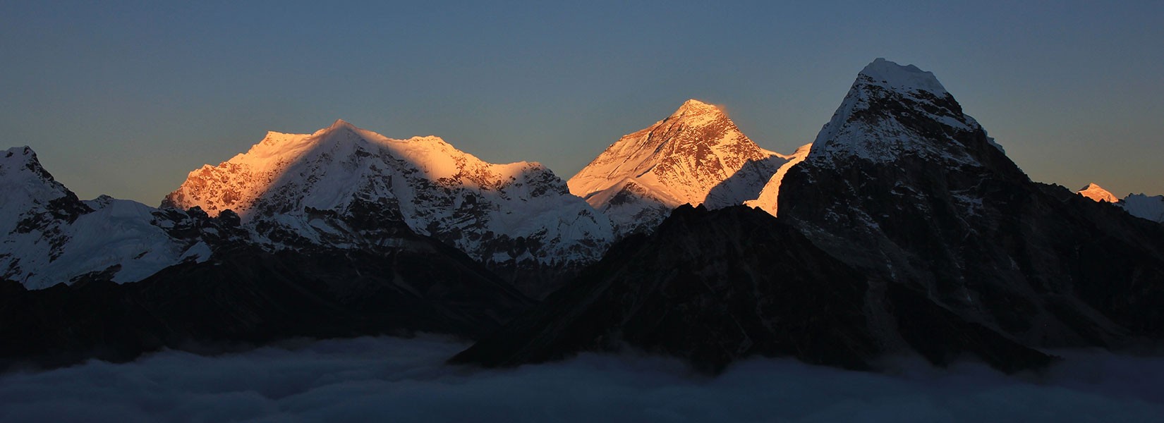 lobuche peak climbing in nepal banner