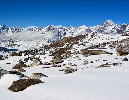 way to cho la pass trek to gokyo